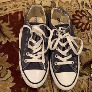 Dark Blue Converse size 6 woman